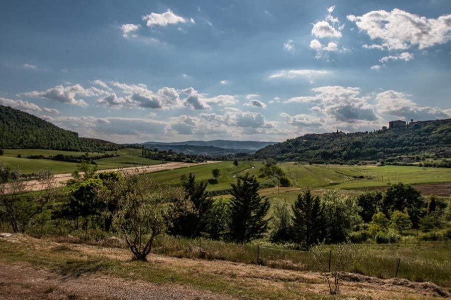 Il Colombaio Agriturismo Montegabbione Extérieur photo